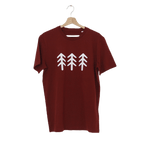 Vorderseite rotes Tshirt mit den charakteristischen Bäumen vom Alpengummi-Logo